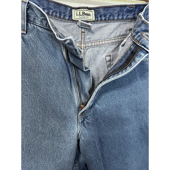 Classic Fit Men's L.L.Bean Jeans Sz. 40x29 Straight Leg Medium Wash Blue Denim - Picture 5 of 15